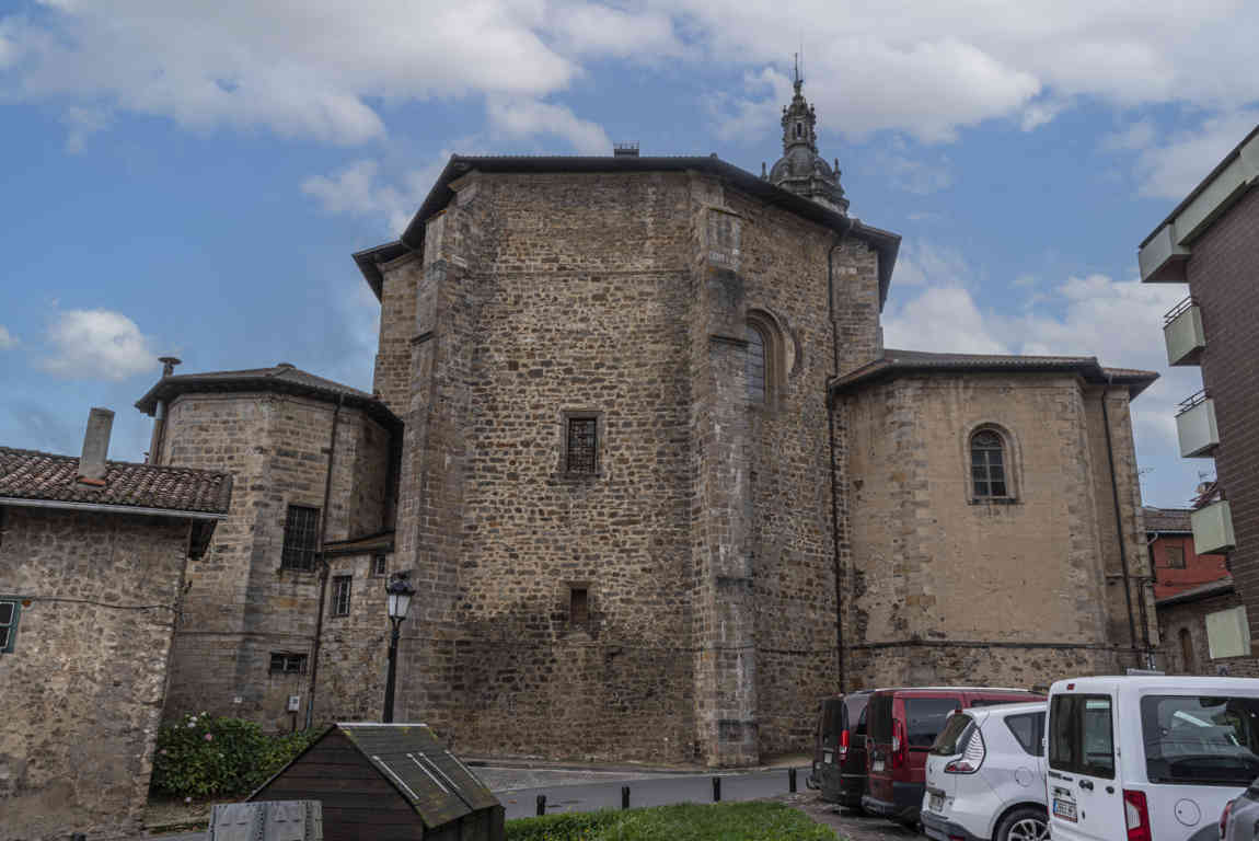 Vizcaya - Otxandio 11 - iglesia de Santa Marina.jpg